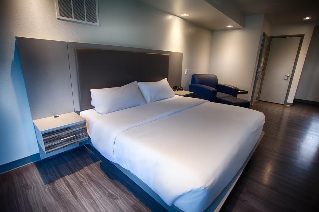 Z Loft Extended Stay Hotel Saint-Robert Zimmer foto